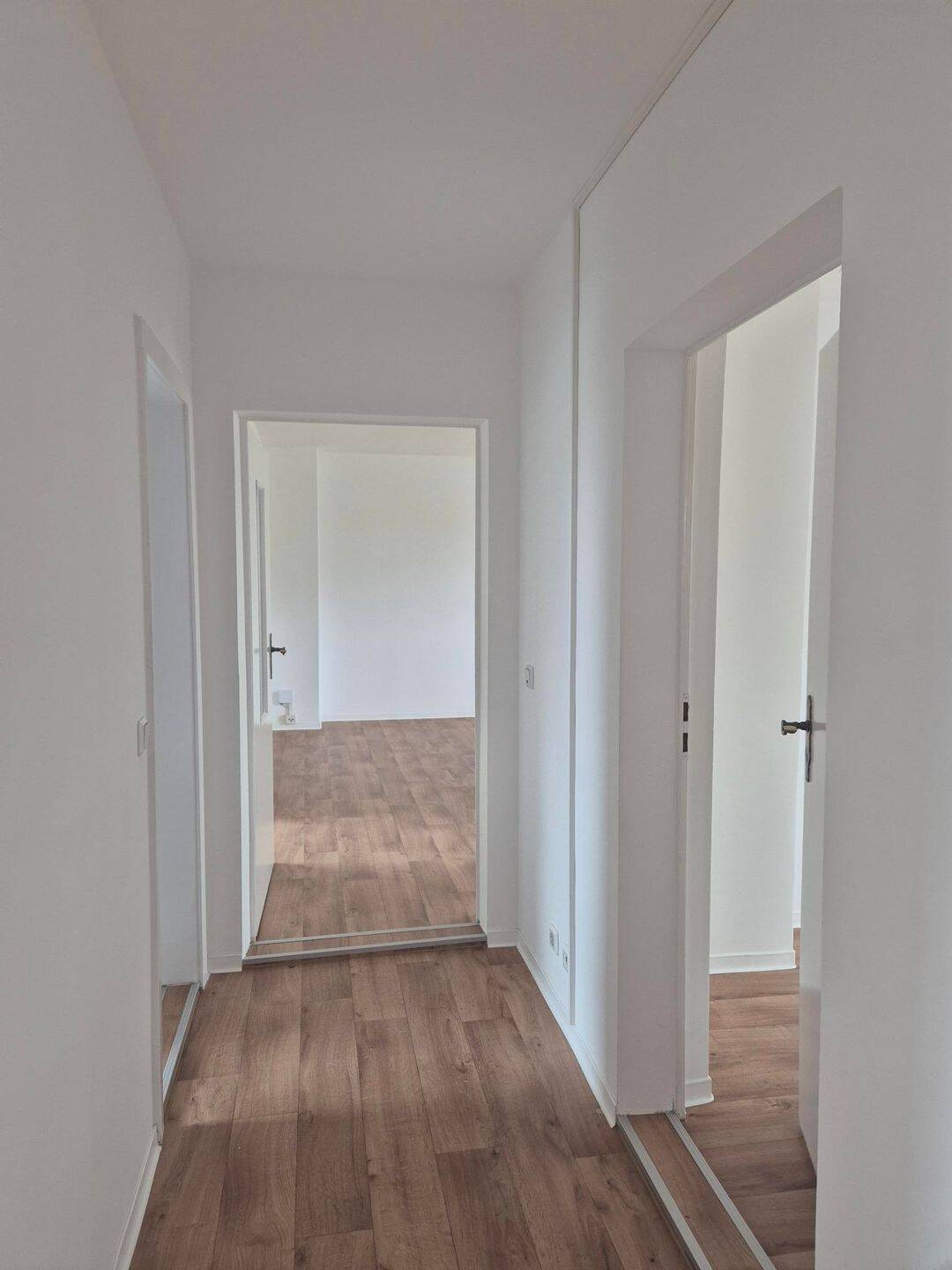 Moderne 3-Zimmer-Wohnung mit Balkon in Löbau zu vermieten – Löbau – Vorschaubild 3