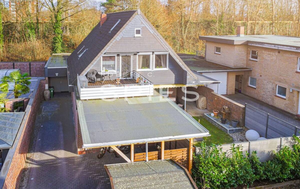 Ein Haus - viele Möglichkeiten: Wohnen für Familie oder Generationen in Nadorst – 26127 Oldenburg – Bild 1 von 9