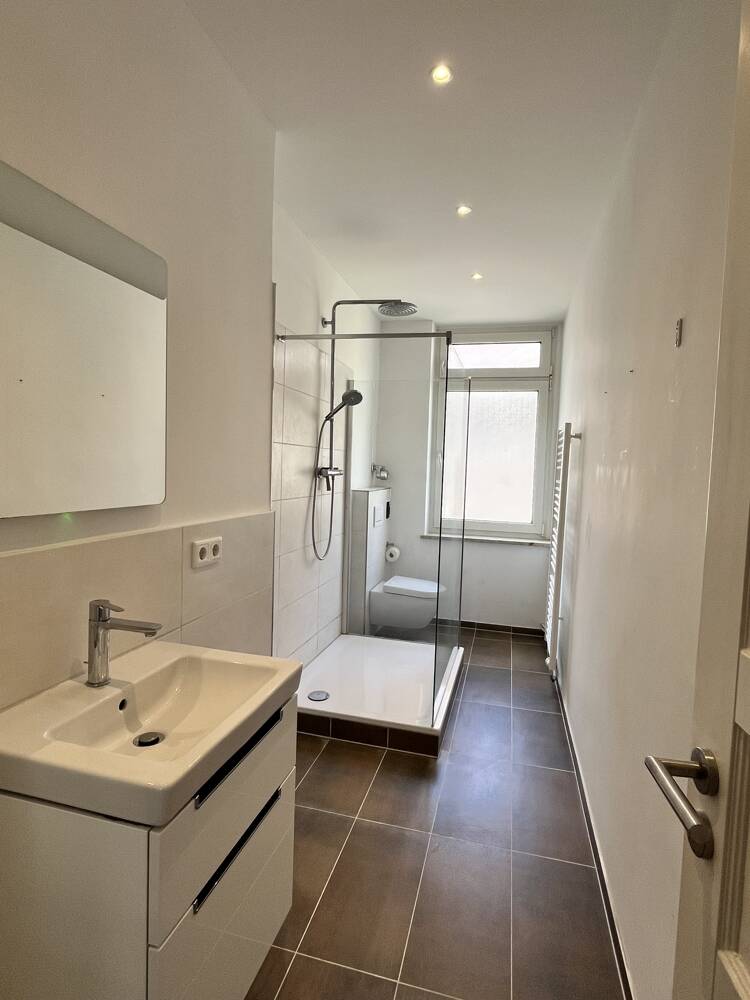 ruhiges Hinterhaus mit 2 Balkonen und Wohnküche – Berlin – Vorschaubild 7