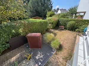 Freistehendes Zweifamilienhaus mit Garten und Garage - tolles Zuhause mit vielfältigen Möglichkeiten – 60388 Frankfurt am Main – Vorschaubild 5