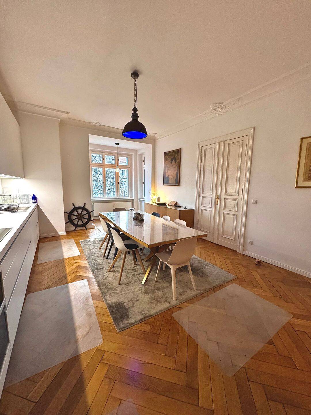 Altbau-Ikone mit Lift, Balkon, Stuck & High-End-Design - Friedrichshain Bestlage