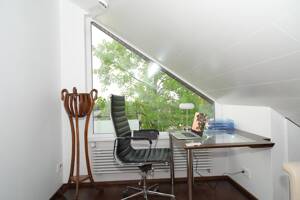 Aussicht, Natur und Design: exquisite 3-Zimmer Dachgeschosswohnung in Freiburg St. Georgen – 79111 Freiburg im Breisgau – Vorschaubild 4
