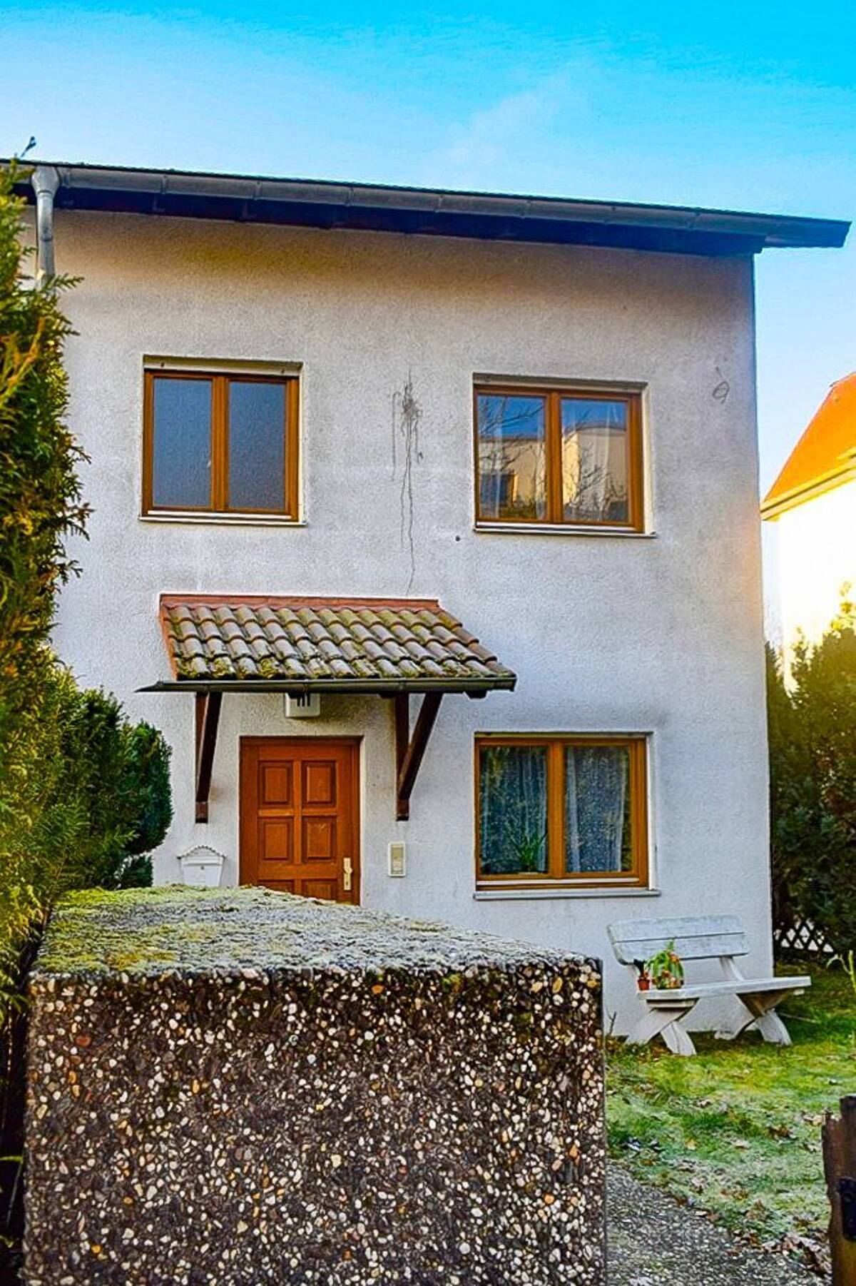 Reihenendhaus mit Garage in Praunheim - nur Zwangsversteigerung - Keine Käuferprovision – 60488 Frankfurt am Main – Bild 1 von 9