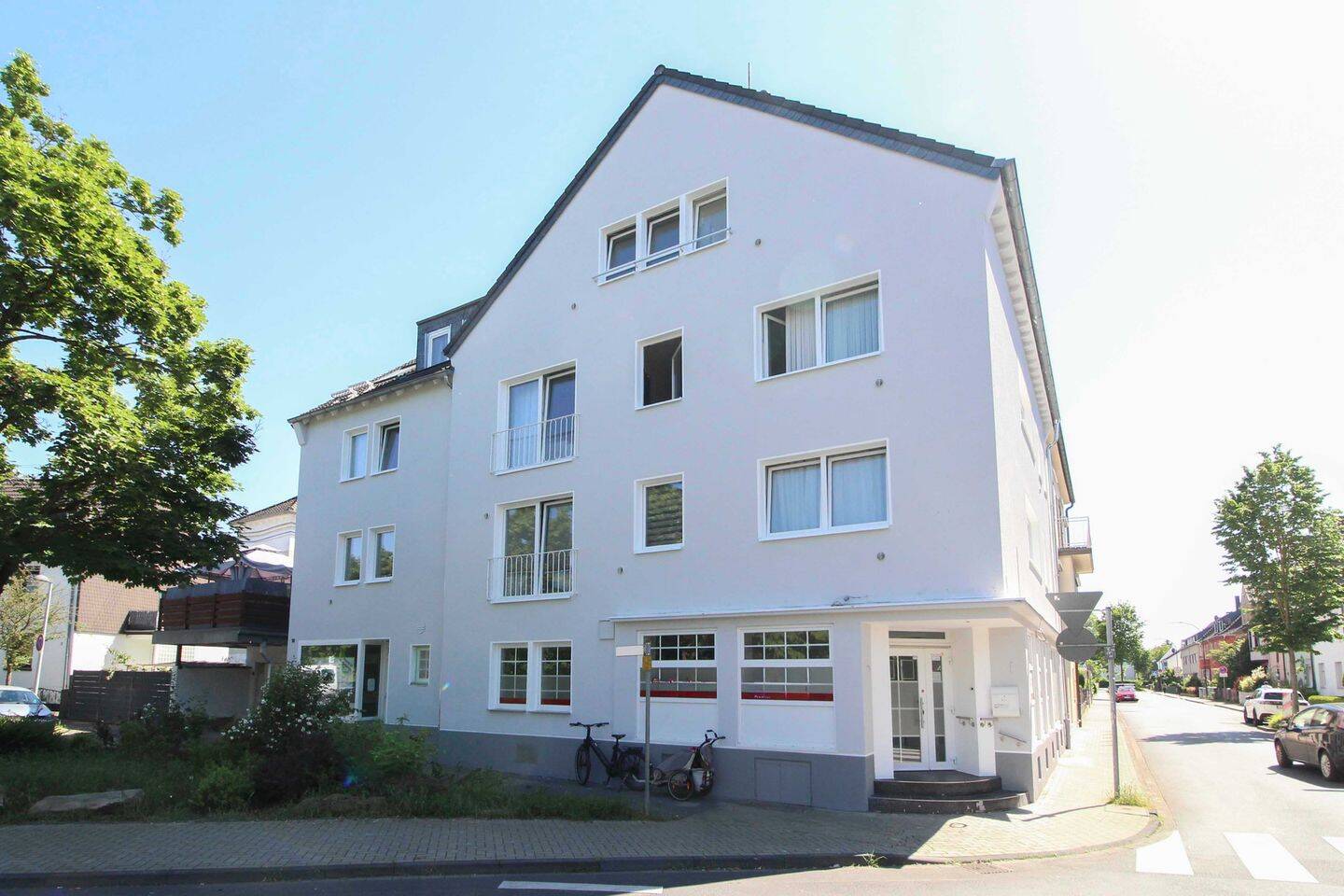 Gepflegtes, voll vermietetes Wohn- und Geschäftshaus in attraktiver Lage von Troisdorf