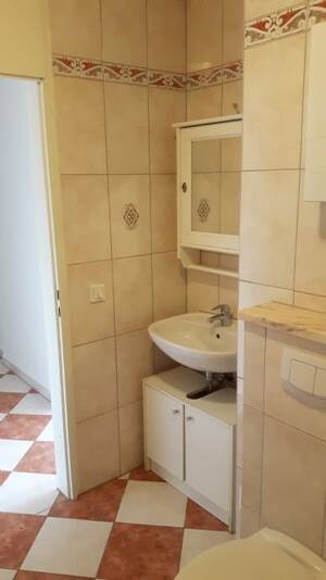 Fernwärme mit Wohnung - renovierte 2-Zimmerwohnung mit großem Westbalkon – 91056 Erlangen – Vorschaubild 7