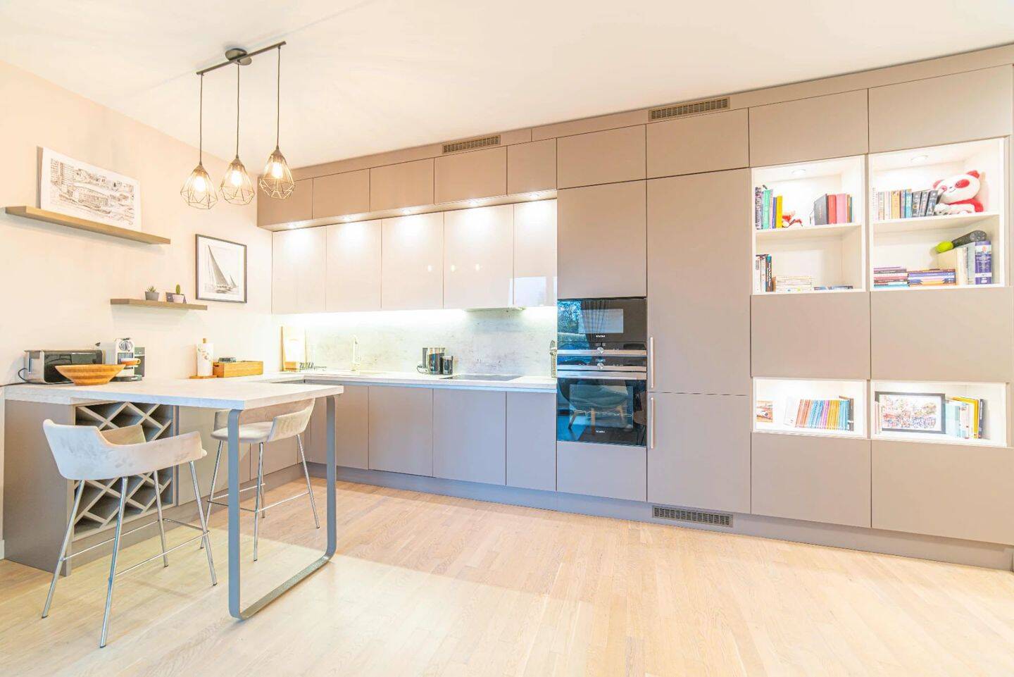 Luxurious 2 room new build with balcony in Wilmersdorf