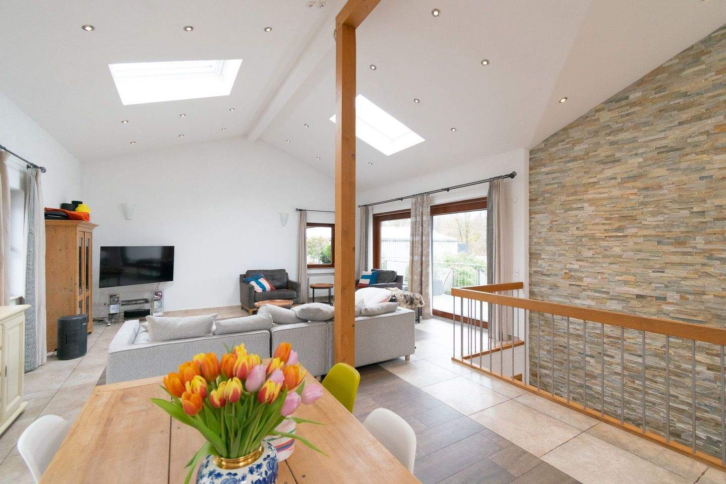 Exklusives Einfamilienhaus mit Pool, Sauna und großzügigem Garten in Tettnang – Tettnang – Vorschaubild 4