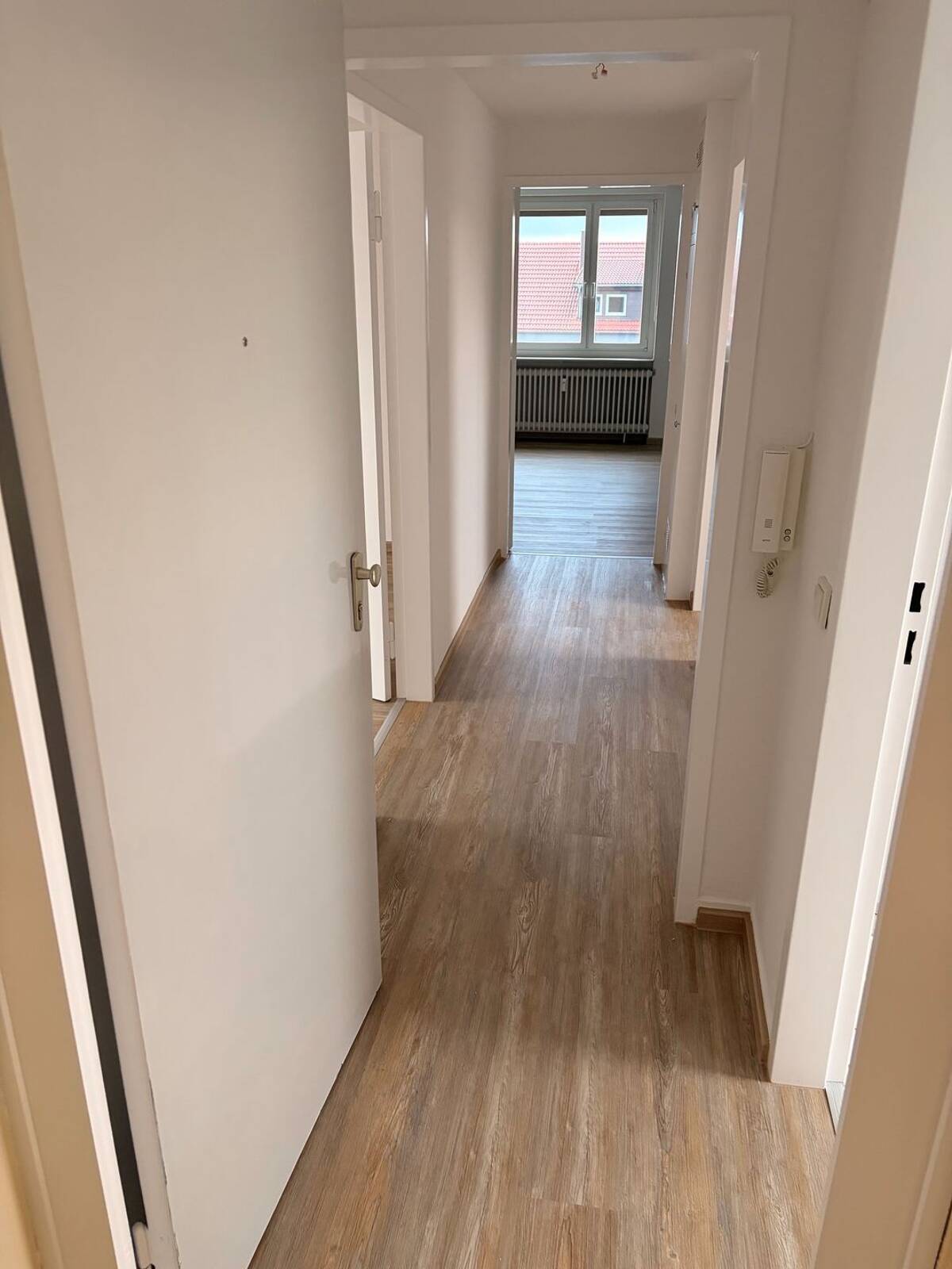 Schöne, neu renovierte Dachgeschoss Wohnung – 66117 Saarbrücken – Bild 1 von 9