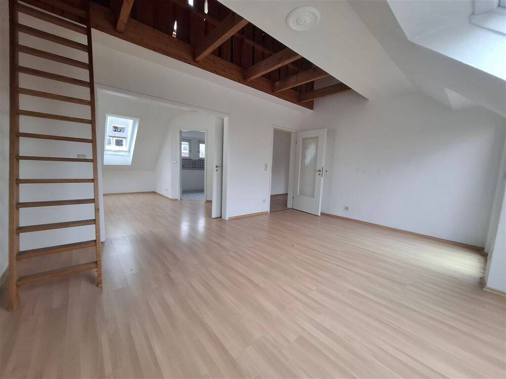 2-Zimmer-Dachgeschosswohnung - Sofort verfügbar