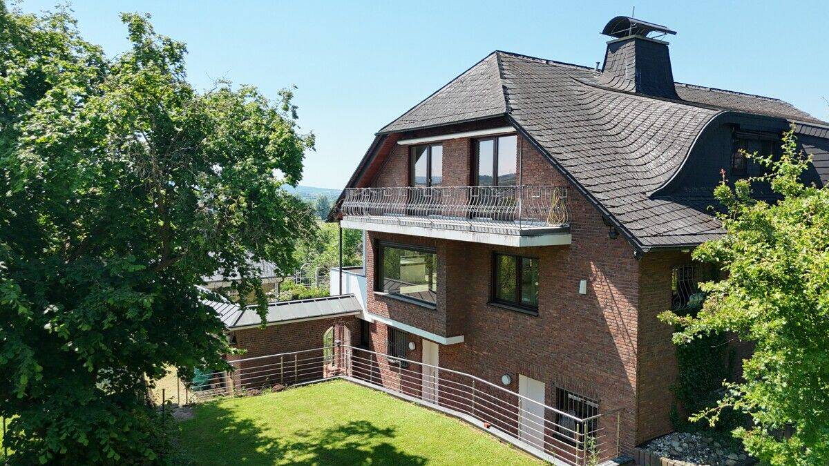 Exklusive Wohnimmobilie mit zusätzlichem Gäste- oder Wohnhaus auf großzügigem Parkgrundstück – Kassel – Vorschaubild 2