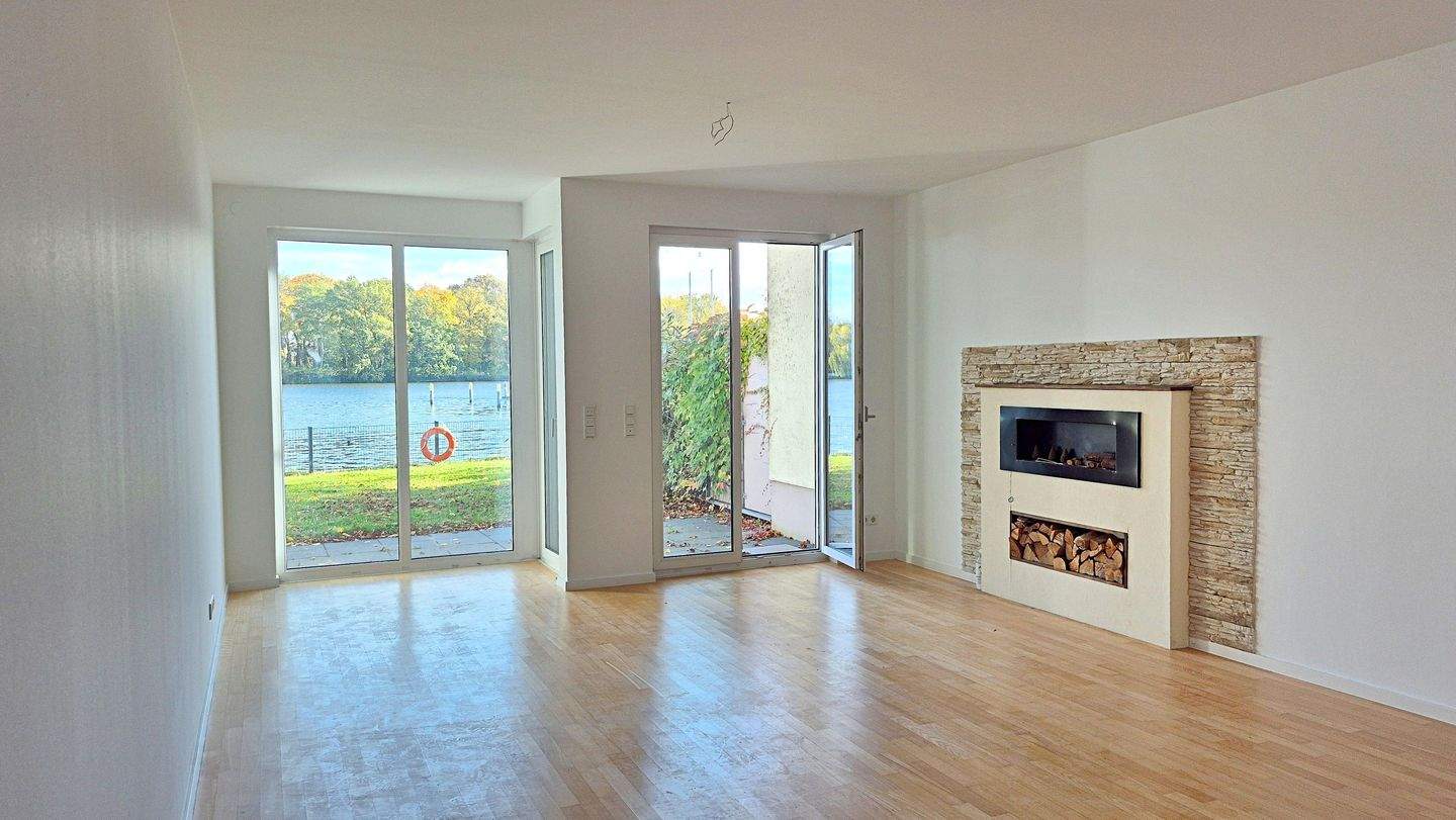 1. Reihe am Wasser, Reihenhaus mit Terrasse und 2 Balkone – Berlin – Vorschaubild 4