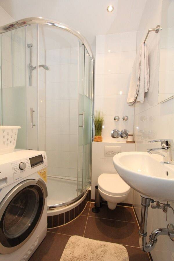 Tolles 1-Zi-Business-Apartment, separate Küche, Balkon in den ruhigen Innenhof – München – Vorschaubild 7