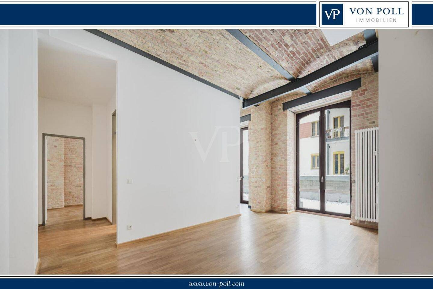Ruhiges Hinterhof-Loft in Bestlage: Helle EG-Wohnung mit Terrasse & TG-Stellplatz im Prenzlauer Berg
