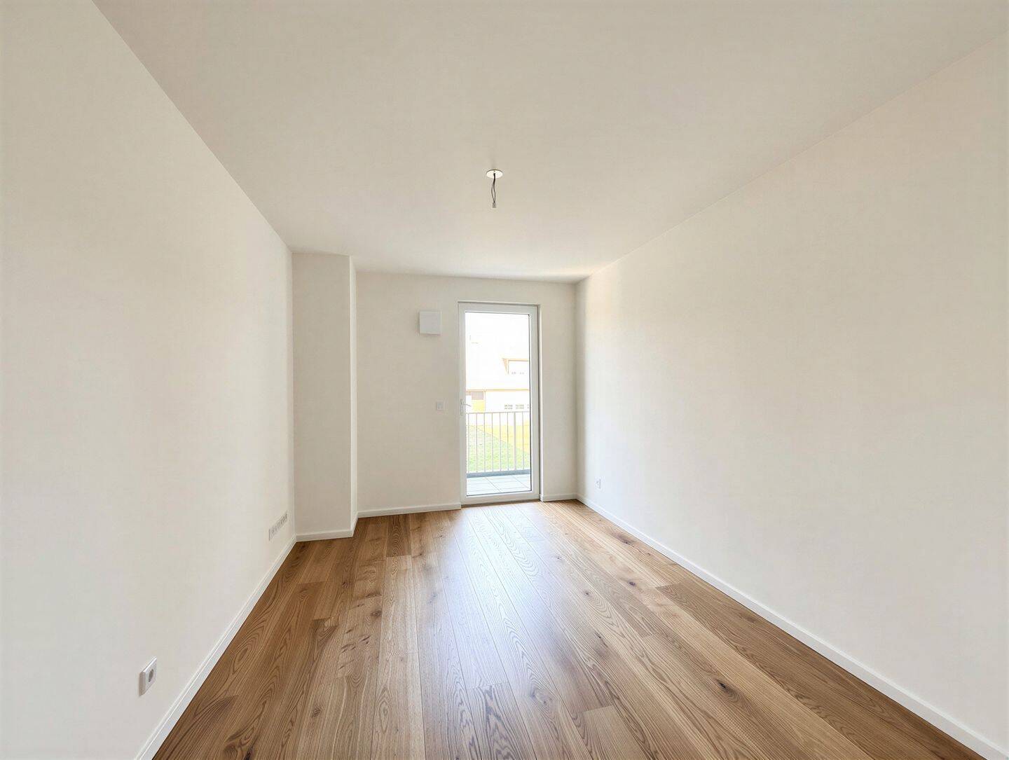 Sehr gut geschnittene NEUBAU-3-Zimmer-OG-Wohnung mit 2 Balkonen und Tiefgarage – München – Vorschaubild 7