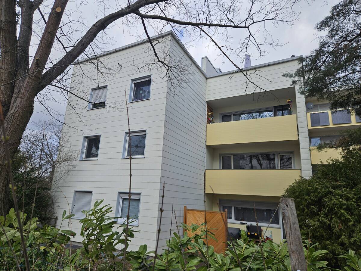 3 Zimmer Wohnung 90 m² mit zwei Balkonen im Regensburger Westen