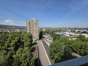 9 OG - Stuttgart-Giebel, ideal geschnittene 3-Zim-Wohnung in einem Mehrfamilienhaus mit Balkon