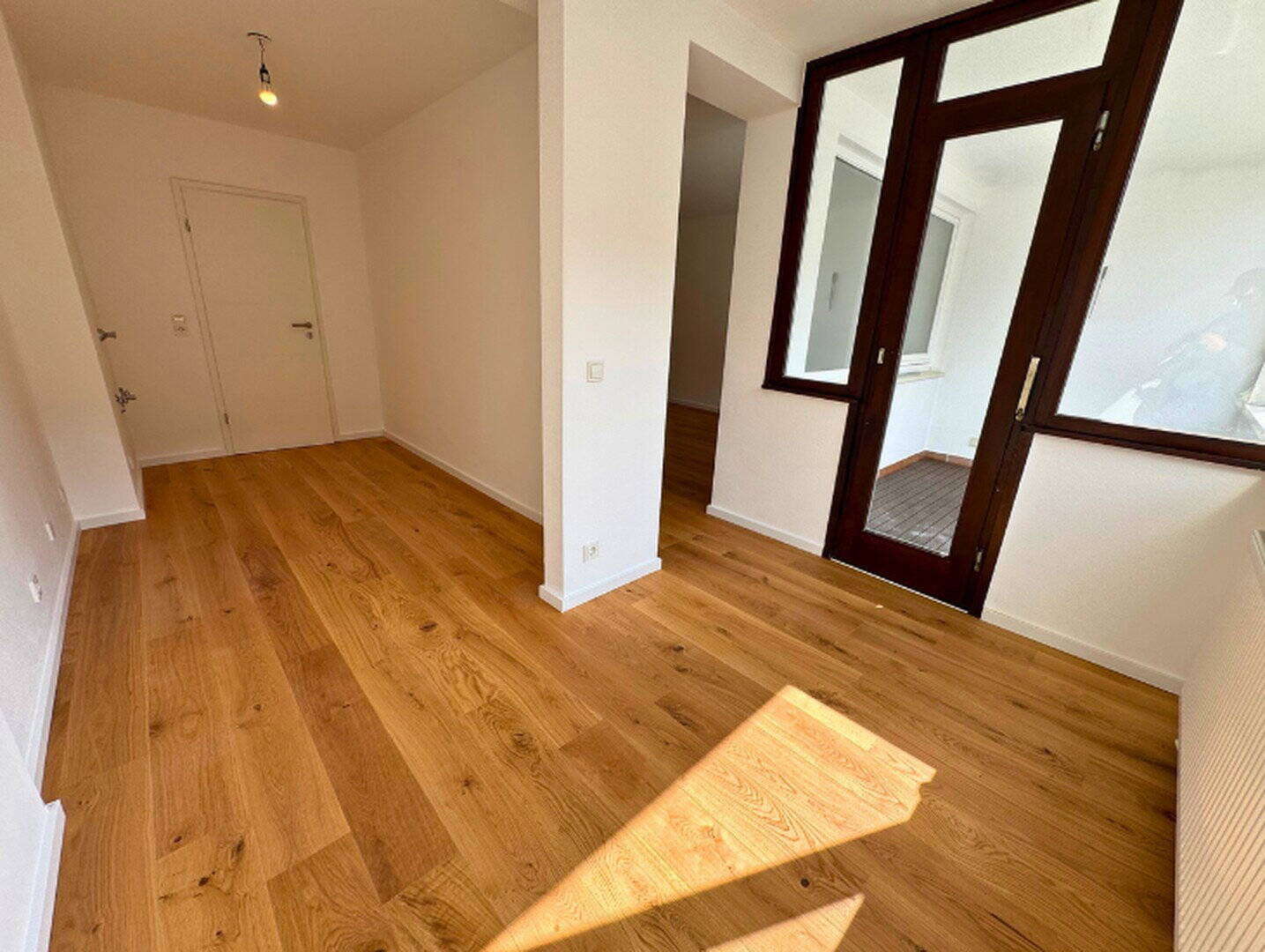 Erstbezug nach Sanierung: Hochwertige 3-Zimmer-Wohnung mit zwei Balkonen in Köln-Nippes – Köln – Bild 1 von 9