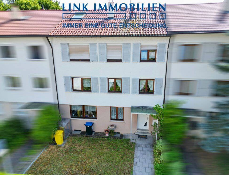 Gepflegtes Dreifamilienhaus in begehrter Lage von Fellbach – Fellbach – Bild 1 von 9