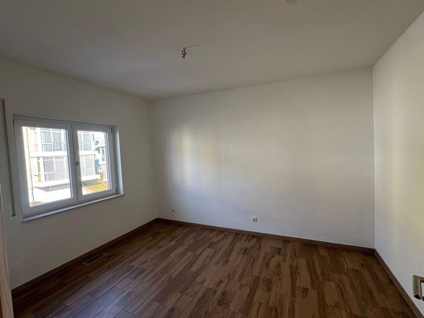 Einziehen und wohlfühlen - sofort bezugsfreies Reihenmittelhaus in familienfreundlicher Lage in Jena – Jena – Vorschaubild 8