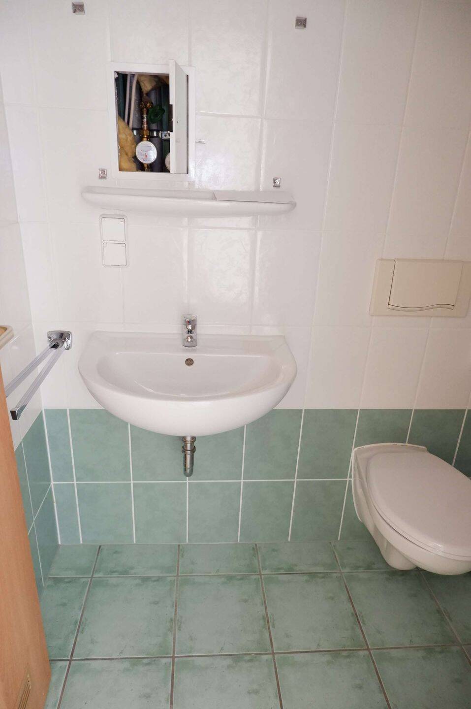 Frei ab 1.10.26 - INKL. EBK !!! Sonnige Whg. - Bad mit Dusche - im 3. OG ! – Chemnitz – Vorschaubild 7