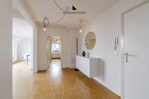 Komplett modernisierte Dachgeschosswohnung mit hochwertiger Ausstattung in Stuttgart-Degerloch – 70597 Stuttgart – Vorschaubild 1