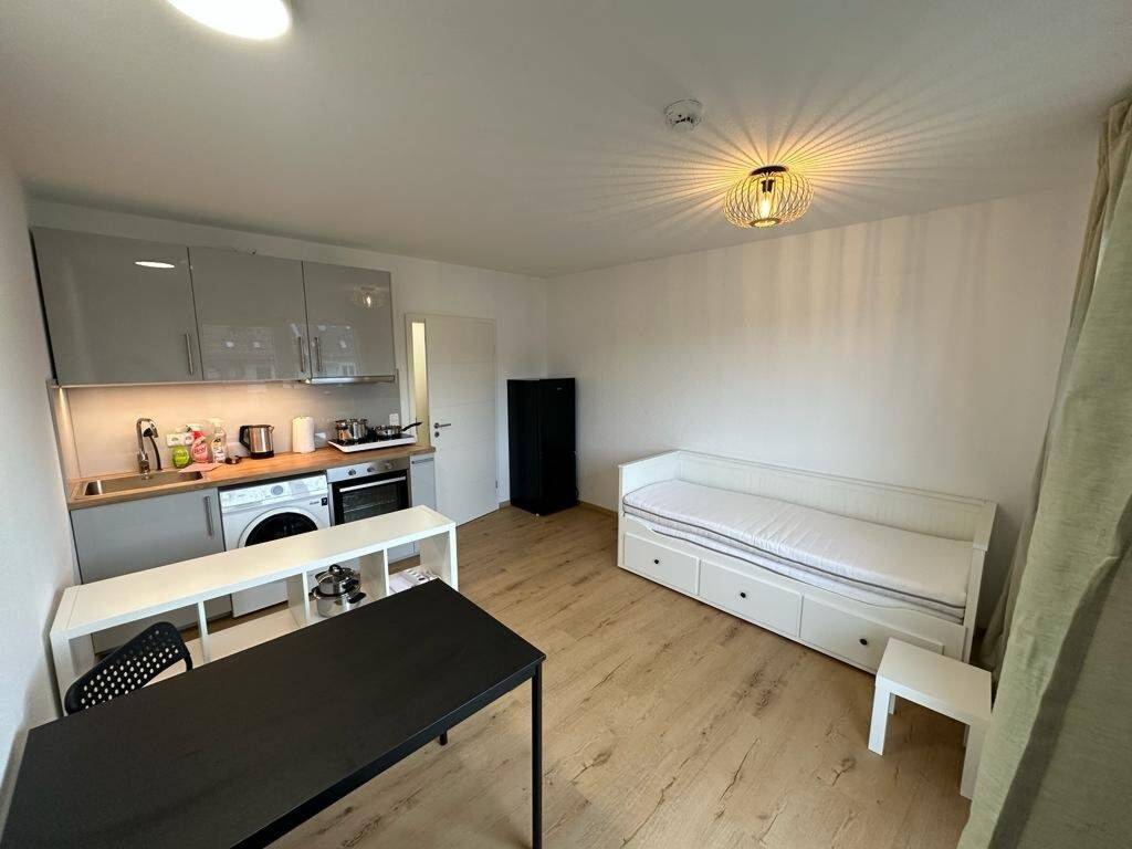 Komplett möbliert - Appartement nahe Haufptbahnhof/Altstadt - neue Küche mit Balkon – Nürnberg – Vorschaubild 4
