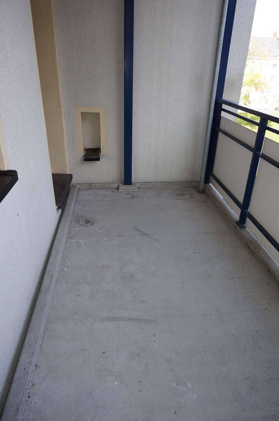 Frei ab 1.8.26 !!!! Laminat und großer Balkon - EBK inkl. - 3. OG – Chemnitz – Vorschaubild 7