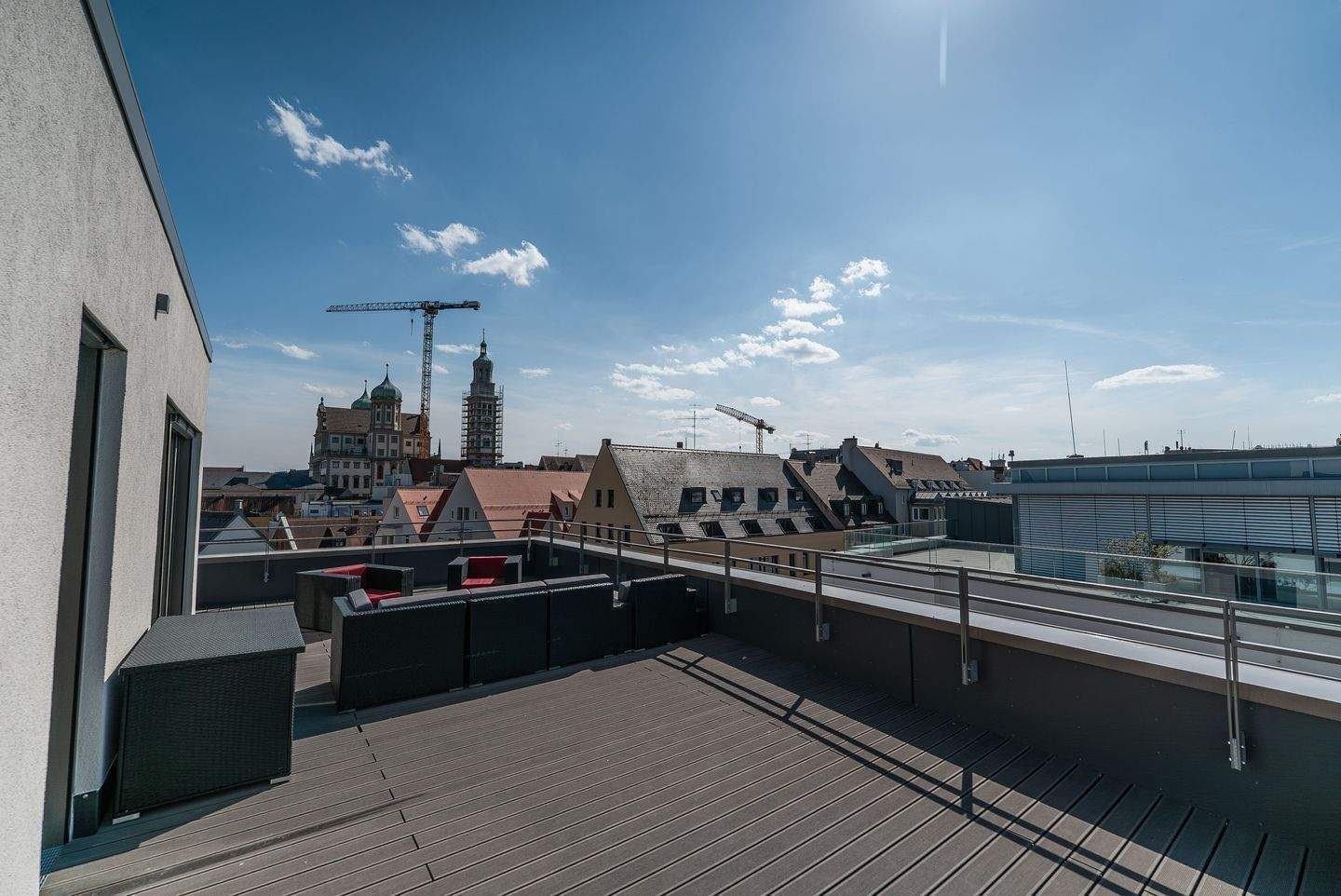 Penthouse-Traum: 2-Zimmer mit Dachterrasse & atemberaubendem Blick – Augsburg – Vorschaubild 3