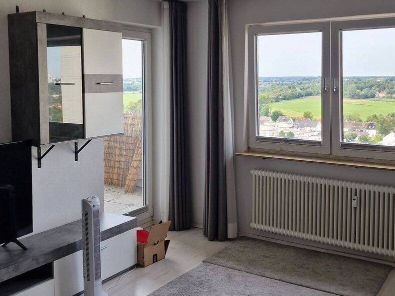 Teil-möblierte ​2-Zimmer-Wohnung mit Balkon und schöner Aussicht – Erlangen – Vorschaubild 2