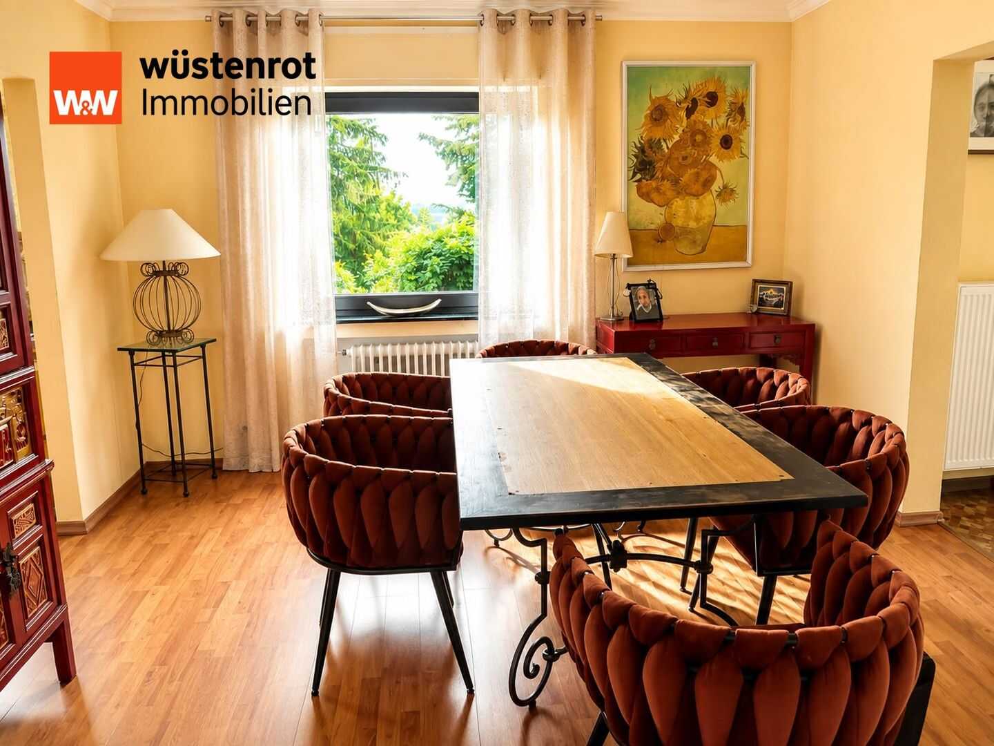 Großzügiges Einfamilienhaus mit 9 Zimmern, traumhaftem Garten und ausgebautem Dachstudio in ruhiger Wohnlage von Eppstein – Eppstein – Vorschaubild 5
