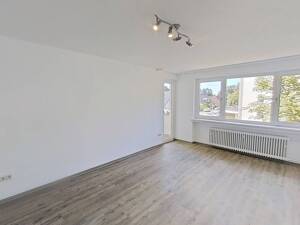 Viel Raum zum Leben: Gepflegte 4-Zimmer-Wohnung mit Balkon, Einbauschränken & 2 Bädern