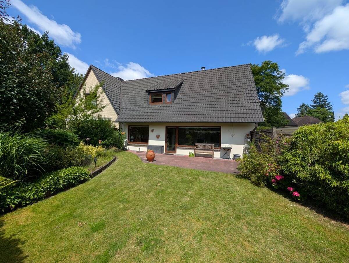 Gepflegtes Ein-/Zweifamilienhaus in bester, sonniger Lage – 22549 Hamburg – Bild 1 von 9