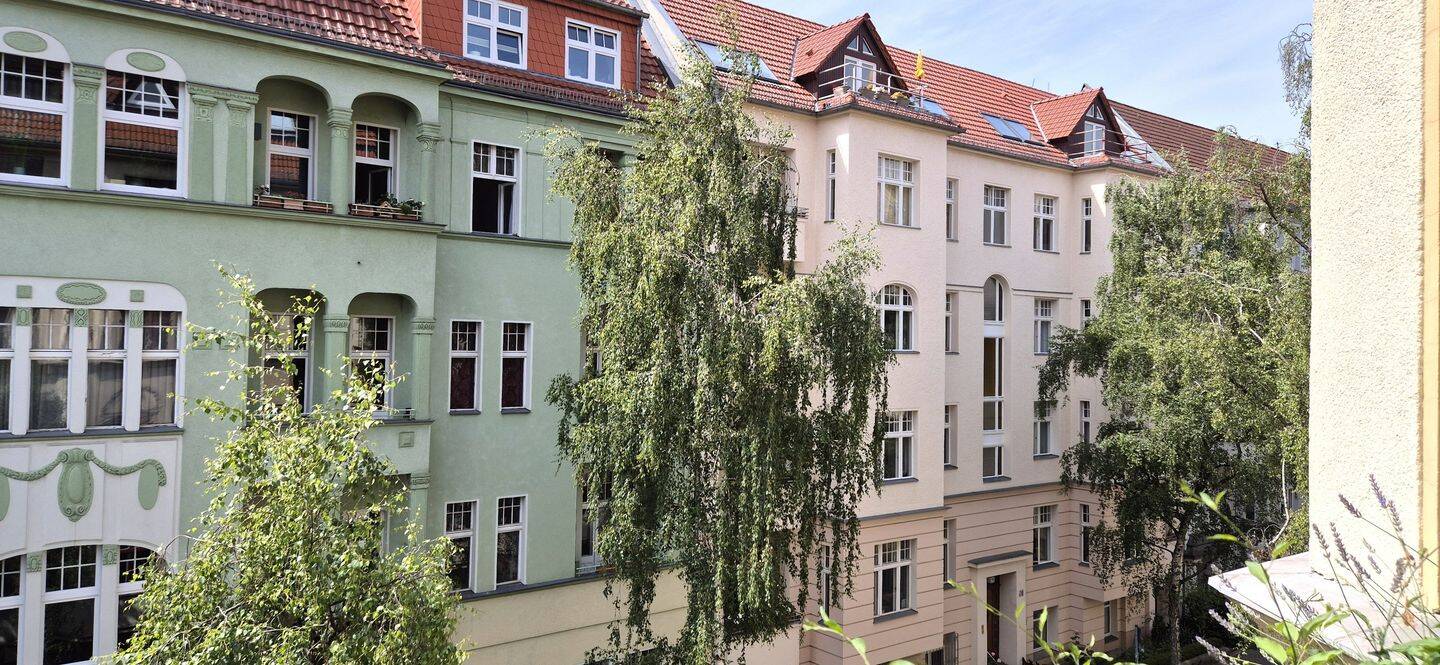 Keine zusätzliche Provision für Käufer! Einfach zum Wohlfühlen - mit ordentlichem Altbau-Charme! – Berlin – Vorschaubild 2
