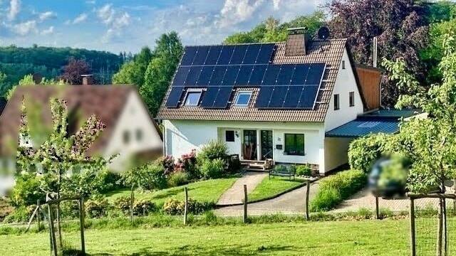 Exklusives Einfamilienhaus für komfortables und naturnahes Wohnen – Lüdenscheid – Bild 1 von 9