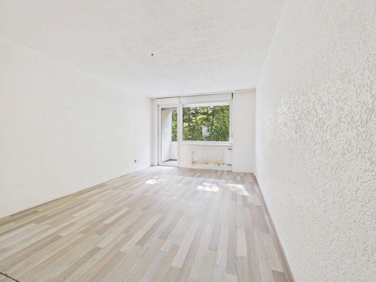 Sofort bezugsfrei! Attraktive 3-Zimmer-Wohnung mit Loggia in gefragter Waldstadt-Lage – Karlsruhe – Vorschaubild 2