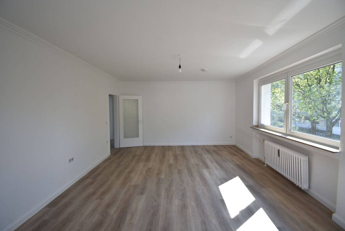 OB-Sterkrade! Renovierte 3-Zi-Whg zu vermieten – 46145 Oberhausen – Bild 1 von 8