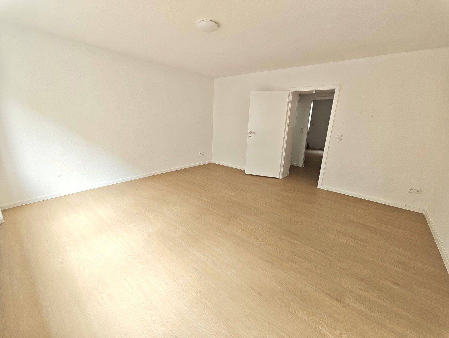 Renovierte 3,5-Zimmer-Wohnung mit Altbaucharme in Mannheimer Toplage – Mannheim – Vorschaubild 2
