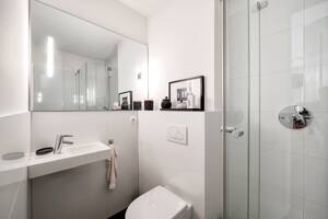 Ein Zuhause über den Dächern des Grüns - Wohnung mit Süd-Loggia und Kaminofen – 22587 Hamburg – Vorschaubild 9