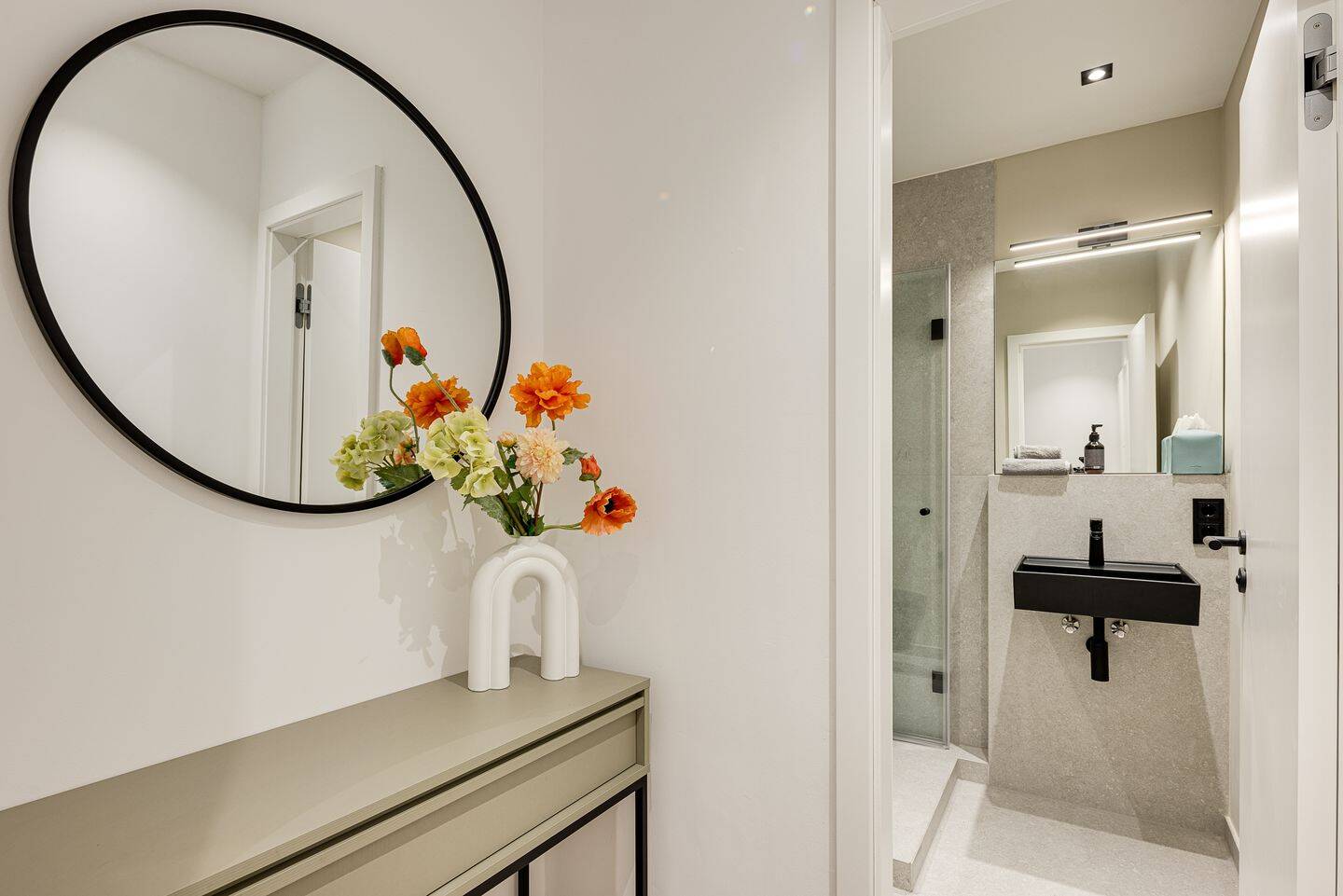 Modern. Hochwertig. Einzigartig. Premium-Apartment mit Stil – München – Vorschaubild 9