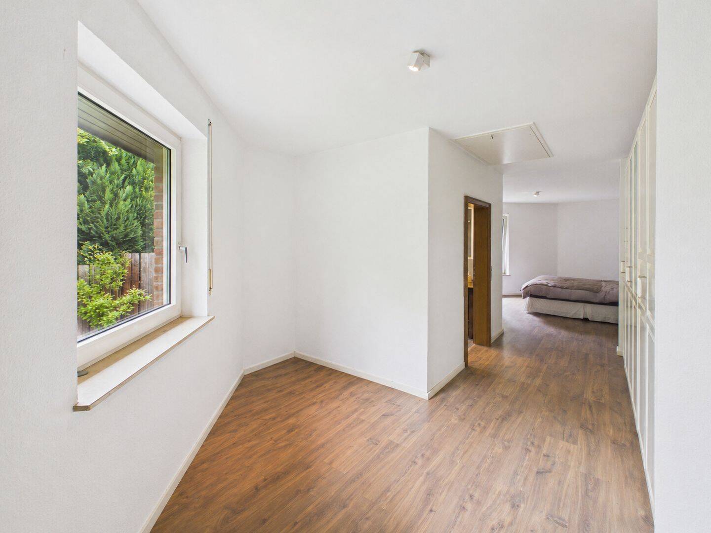Exklusives Wohnen am Schlosspark: Architektenhaus mit außergewöhnlichem Grundstück – Erftstadt – Vorschaubild 9