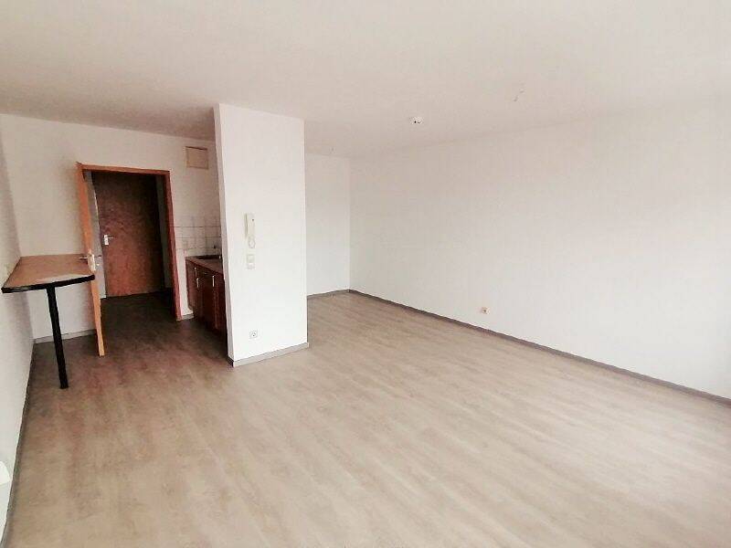 CHARMANTE SINGLEWOHNUNG MIT KÜCHENZEILE... – Chemnitz – Vorschaubild 4