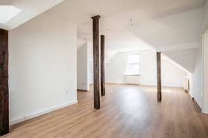 Renovierte Dachgeschosswohnung mit Einbauküche und Fernblick in Bielefeld Mitte – 33602 Bielefeld – Vorschaubild 3