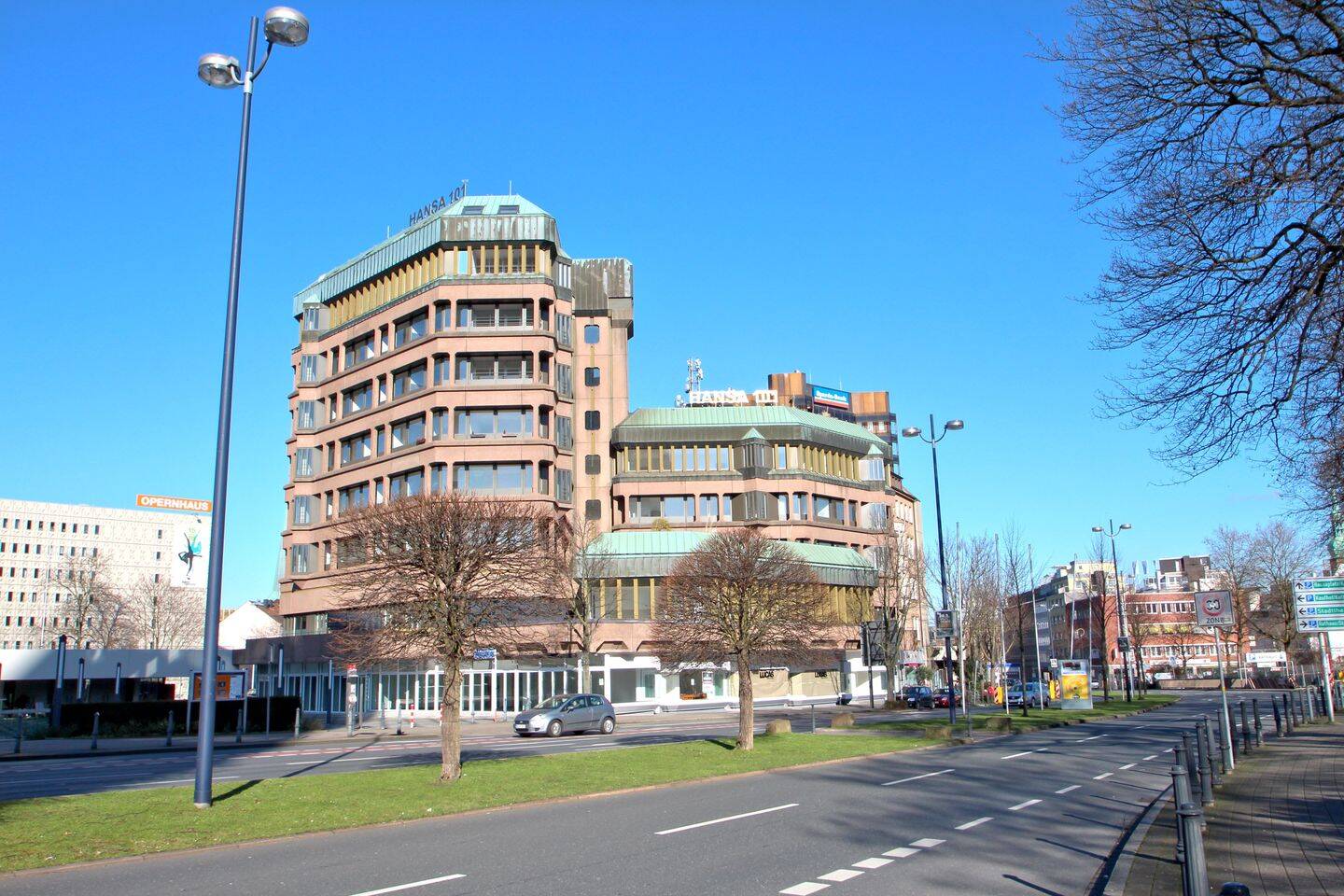 Nachbarschaft: Theater - Stadtgarten - Rathaus