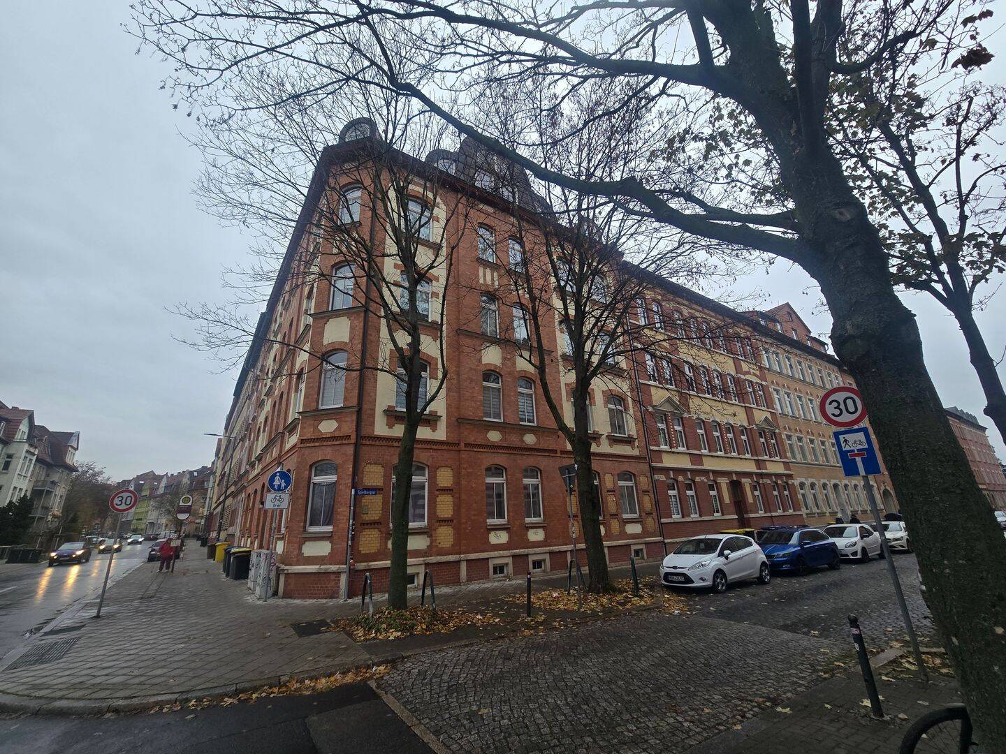 Sehr gepflegte, lichtdurchflutete 3 Raumwohnung