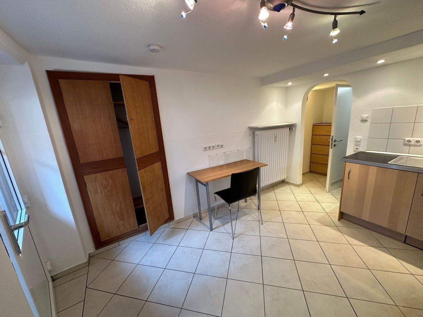 Frei ab sofort / Möblierte 1 - Zimmer - Untergeschosswohnung (Kellerwohnung) mit Einbauküche und separatem Eingang – Trier – Vorschaubild 6
