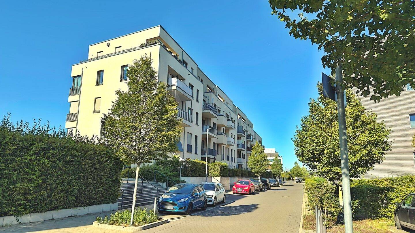 Hochwertige Eigentumswohnung mit Balkon & Tiefgarage in idyllischer Wasserlage – Berlin – Vorschaubild 4