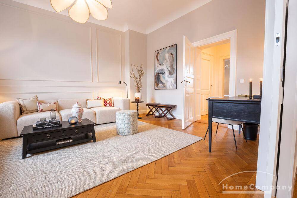 ***Klassische Eleganz in vollendeter Form - stilvoll sanierte Altbauwohnung mit Balkon in Bestlage Altbogenhausen – München – Vorschaubild 3