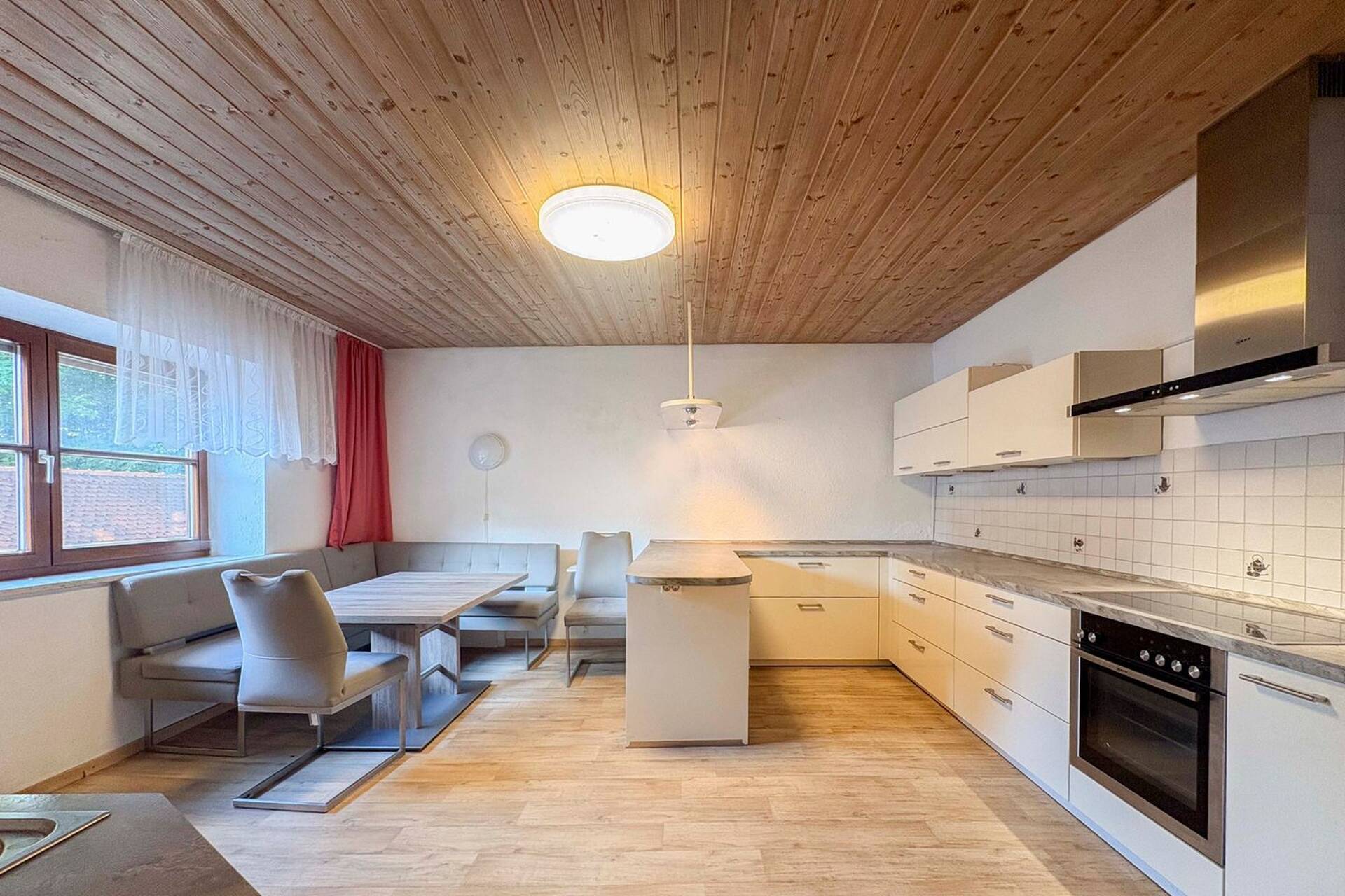 Haus in 86316 Friedberg mit 360,09 m² kaufen
