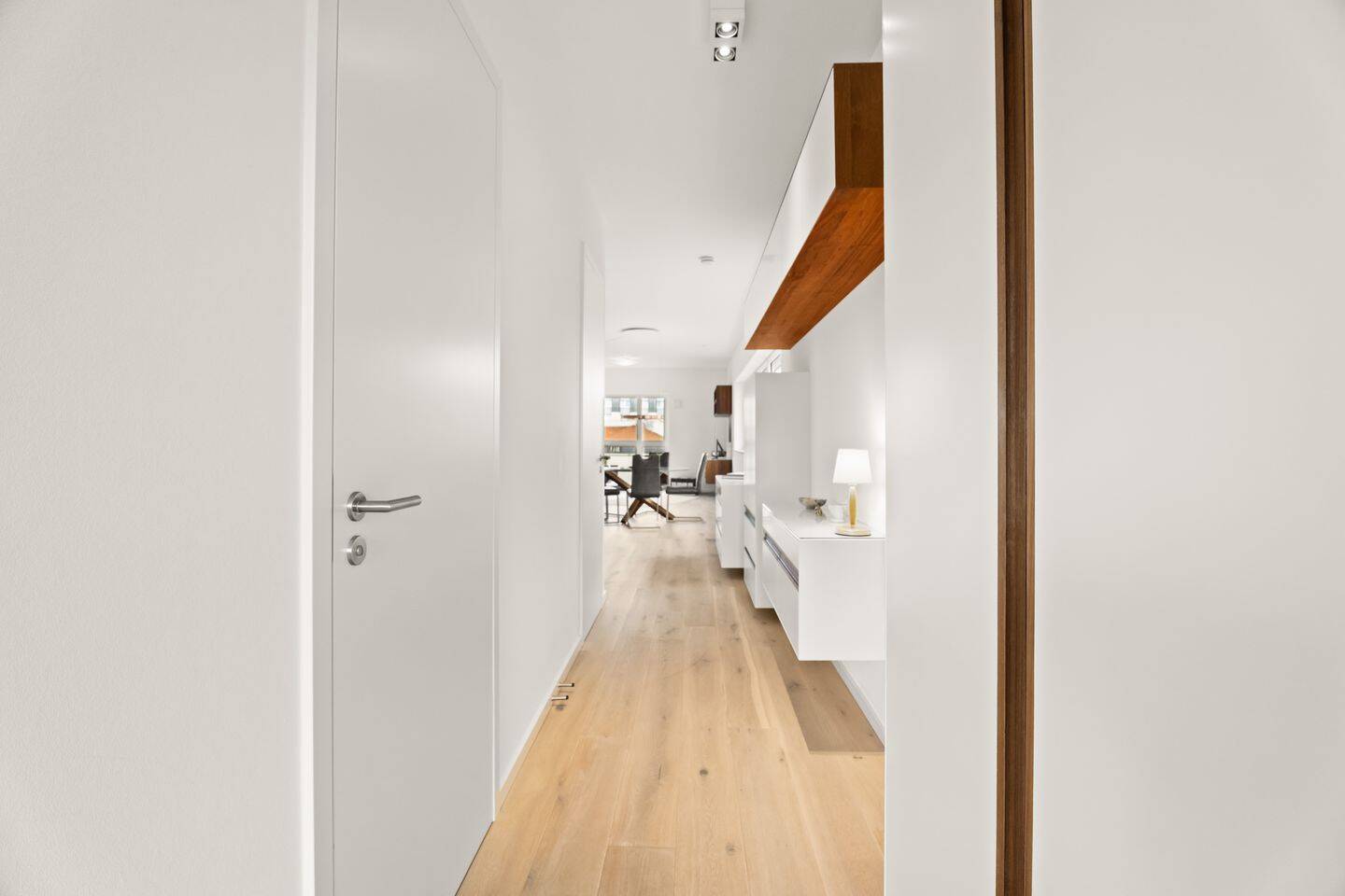 2-Zimmer-Wohnung Köln Innenstadt - Balkon, Stellplatz mit Wallbox, Aufzug | Friesenplatz "Magnus31" – Köln – Vorschaubild 3