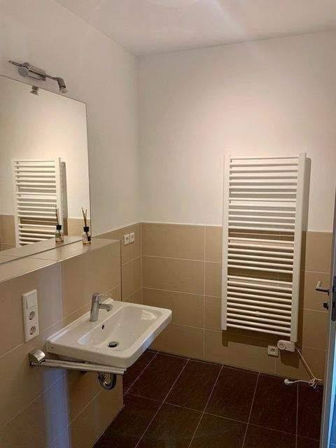 Ruhig und doch zentral! Möblierte 1-Zimmer-Wohnung in Zentrumsnähe – Erlangen – Vorschaubild 4